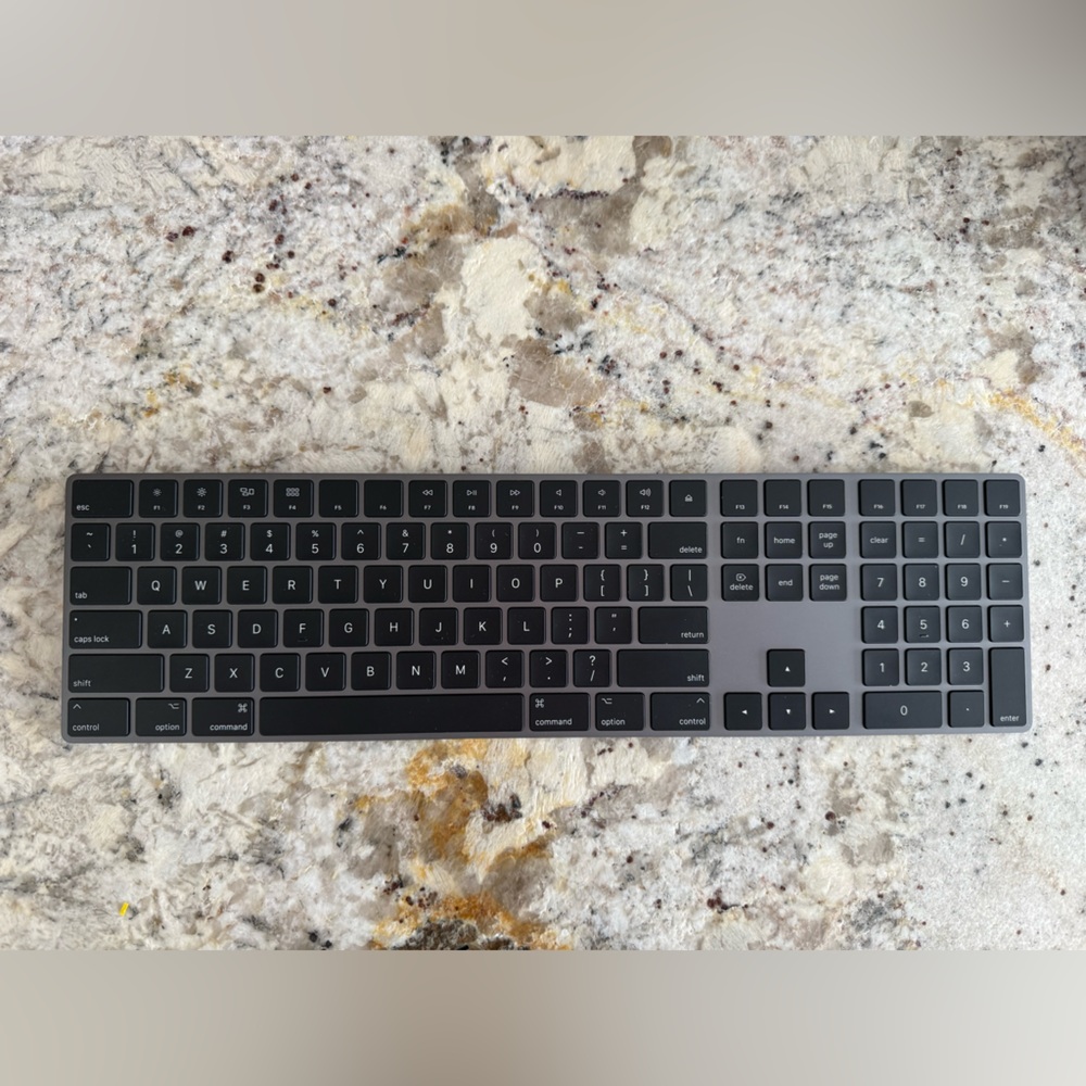 Apple Wireless Magic Keyboard